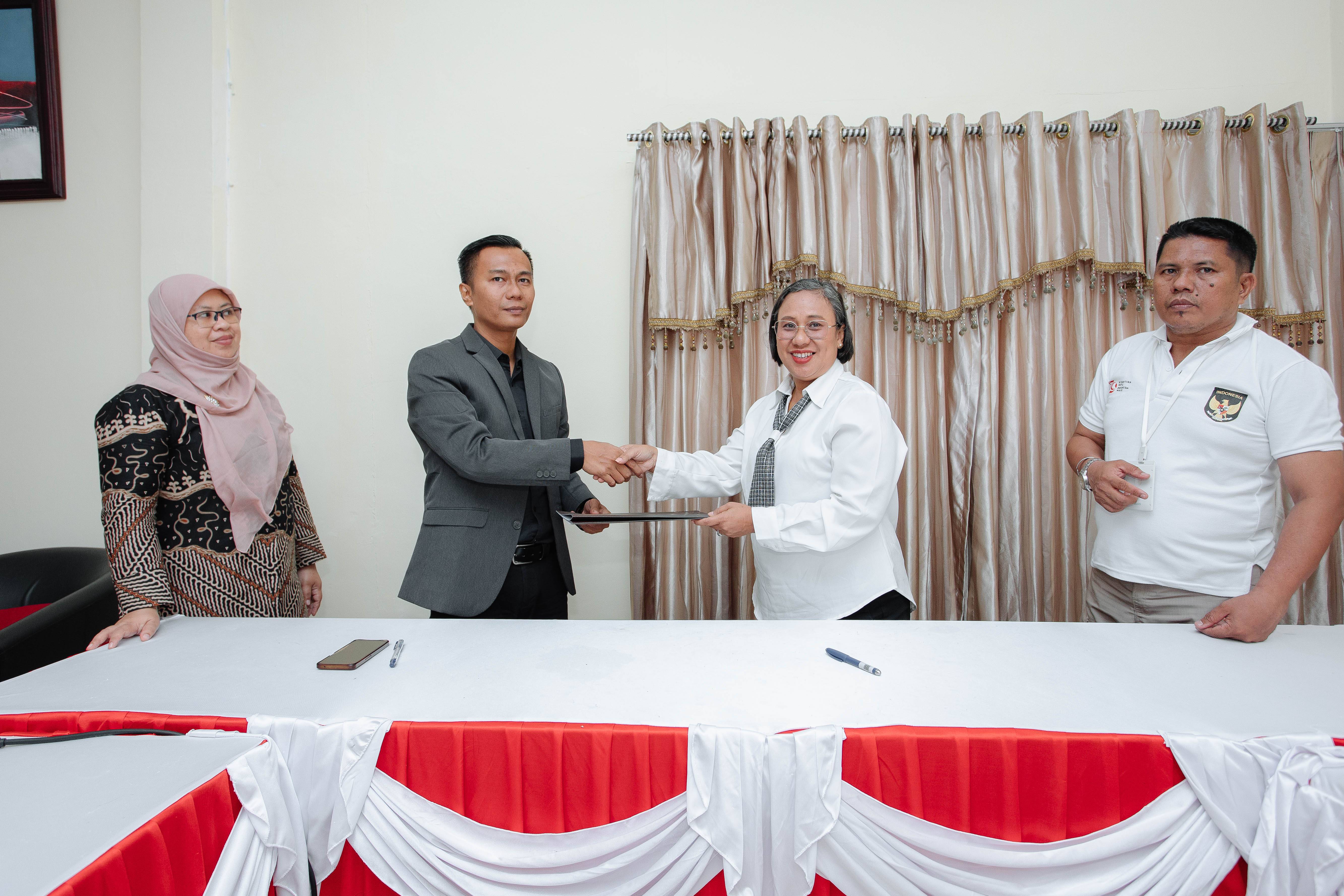 Penandatanganan MoU Poltekkes Kemenkes Maluku dengan PT International Student Service