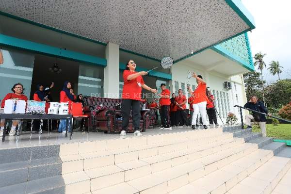 PORSENI DALAM RANGKA SEMARAK HUT KE 79 RI DIBUKA OLEH DIREKTUR