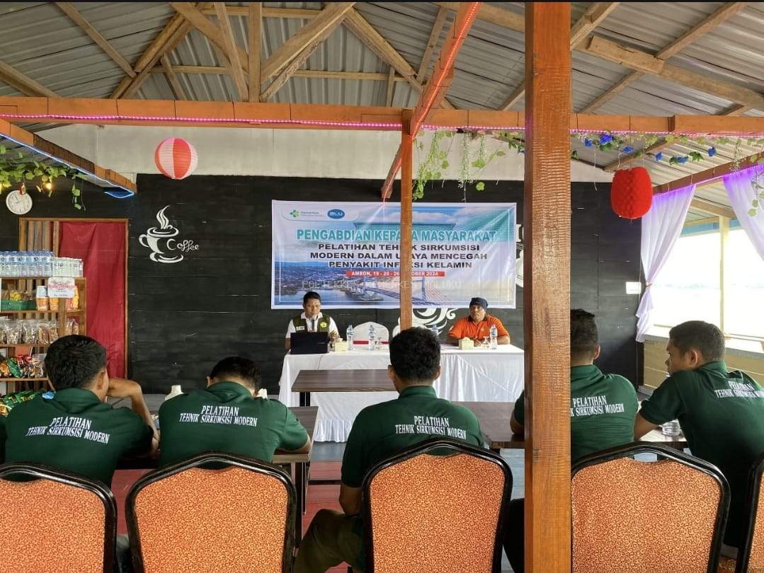 Pelatihan Sirkumsisi Modern di Waiheru: Upaya Mencegah Infeksi Kelamin dan Meningkatkan Kesehatan Masyarakat