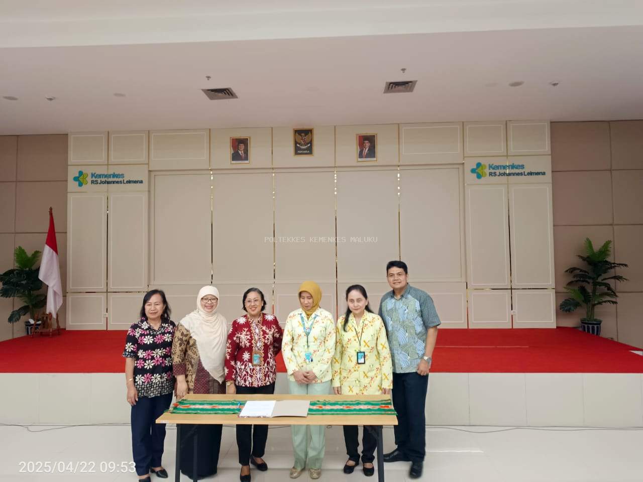 MAHASISWA PRODI D3 KEPERAWATAN AMBON POLTEKKES KEMENKES MALUKU MELAKSANAKAN PRAKTIK KLINIK DI RSUP DR. J. LEIMENA